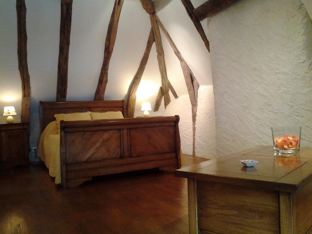 Chambre D'Hotes La Maison De Barrouze Bed & Breakfast Salers Bagian luar foto