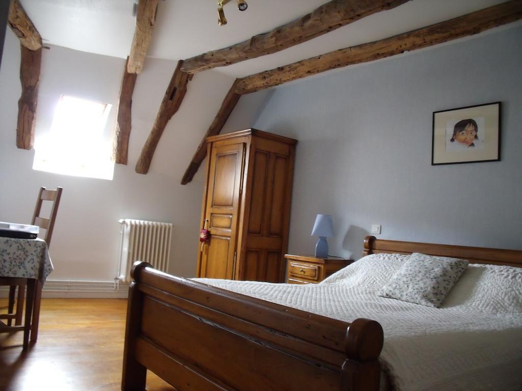 Chambre D'Hotes La Maison De Barrouze Bed & Breakfast Salers Ruang foto