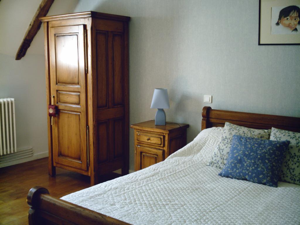 Chambre D'Hotes La Maison De Barrouze Bed & Breakfast Salers Bagian luar foto